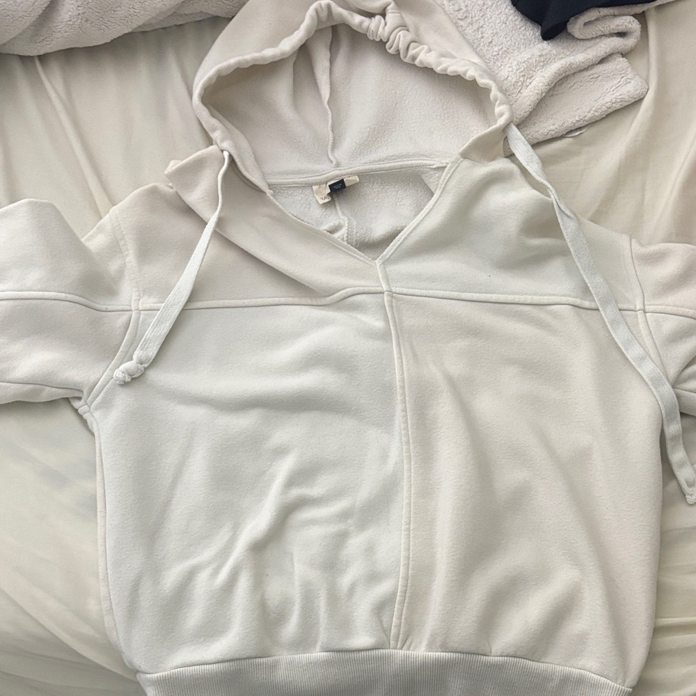 Universal Thread Cream Hooded Sweatshirt